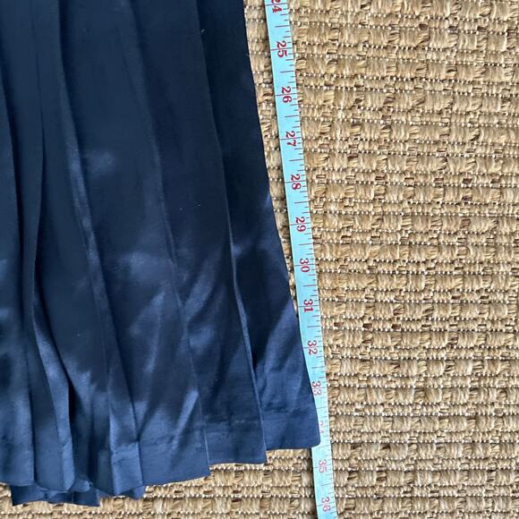 Vintage 1980s Linda Allard for Ellen Tracy Silk Pleated Maxi Skirt – Navy, Sz 6 - Picture 5 of 6